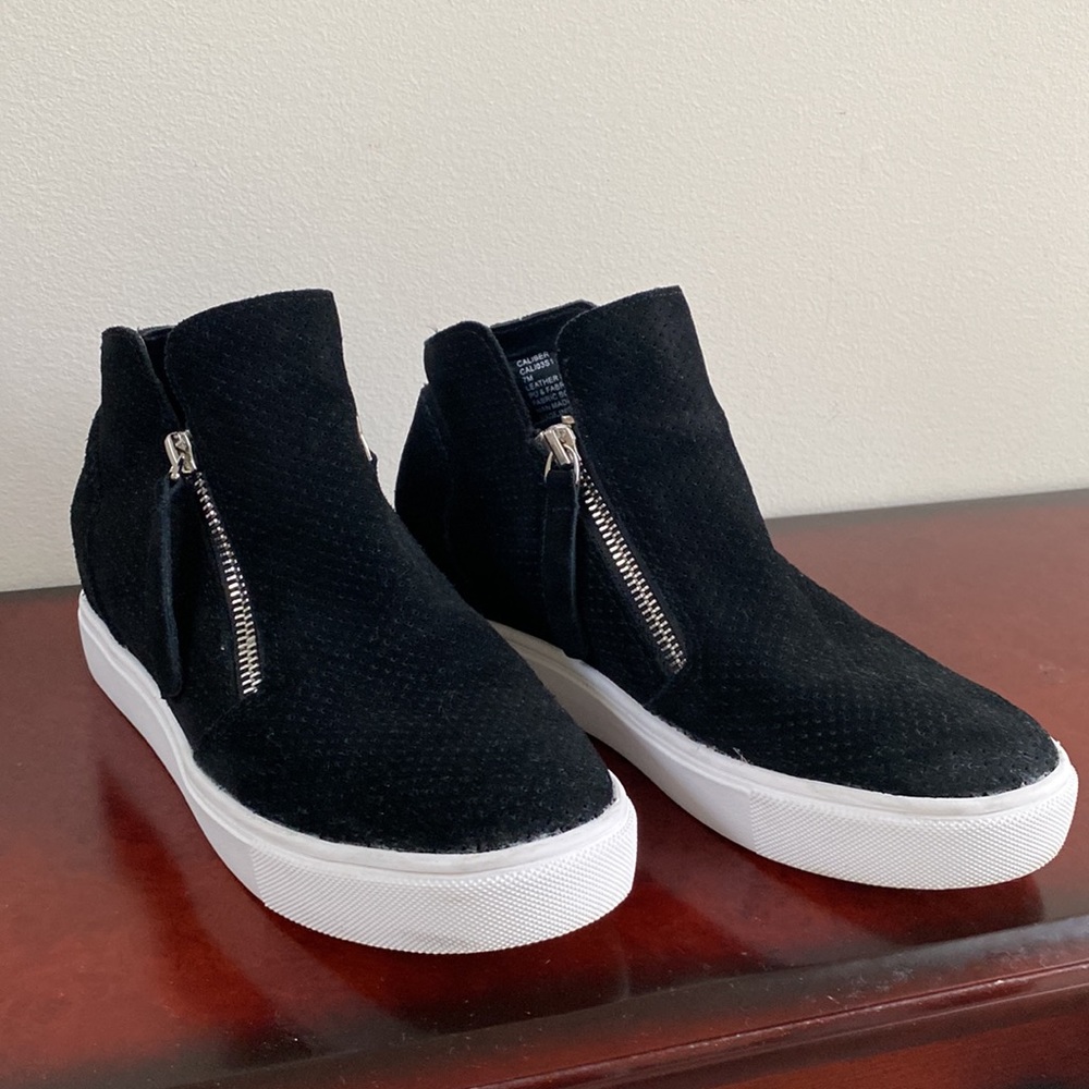 Steve Madden Caliber Women’s Sneaker 7M